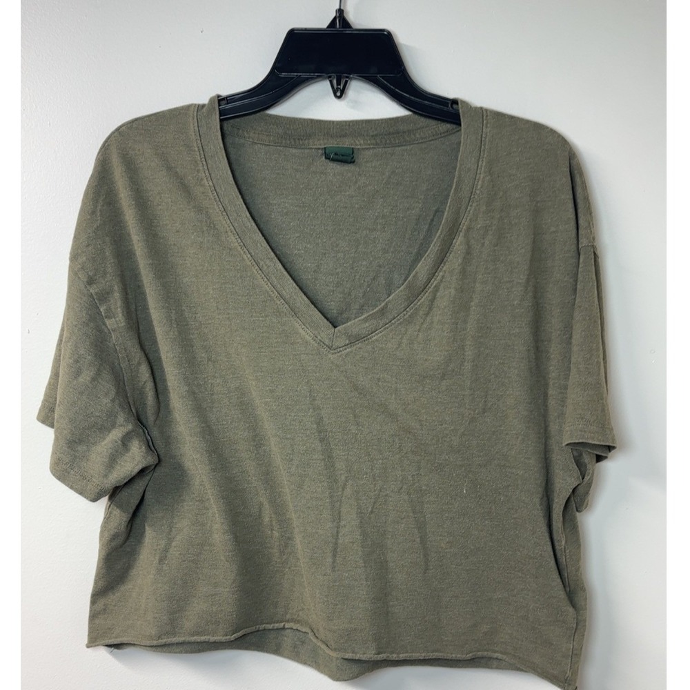 Wild Fable | Womens Olive Green V-Neck Cropped Boxy Raw Hem T-Shirt | Size Med